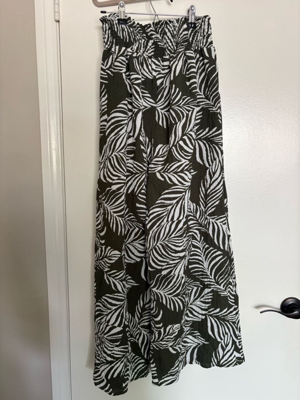 Stitch and Feather Wide Leg Green Leaf Print Smocked-Waist  Pants